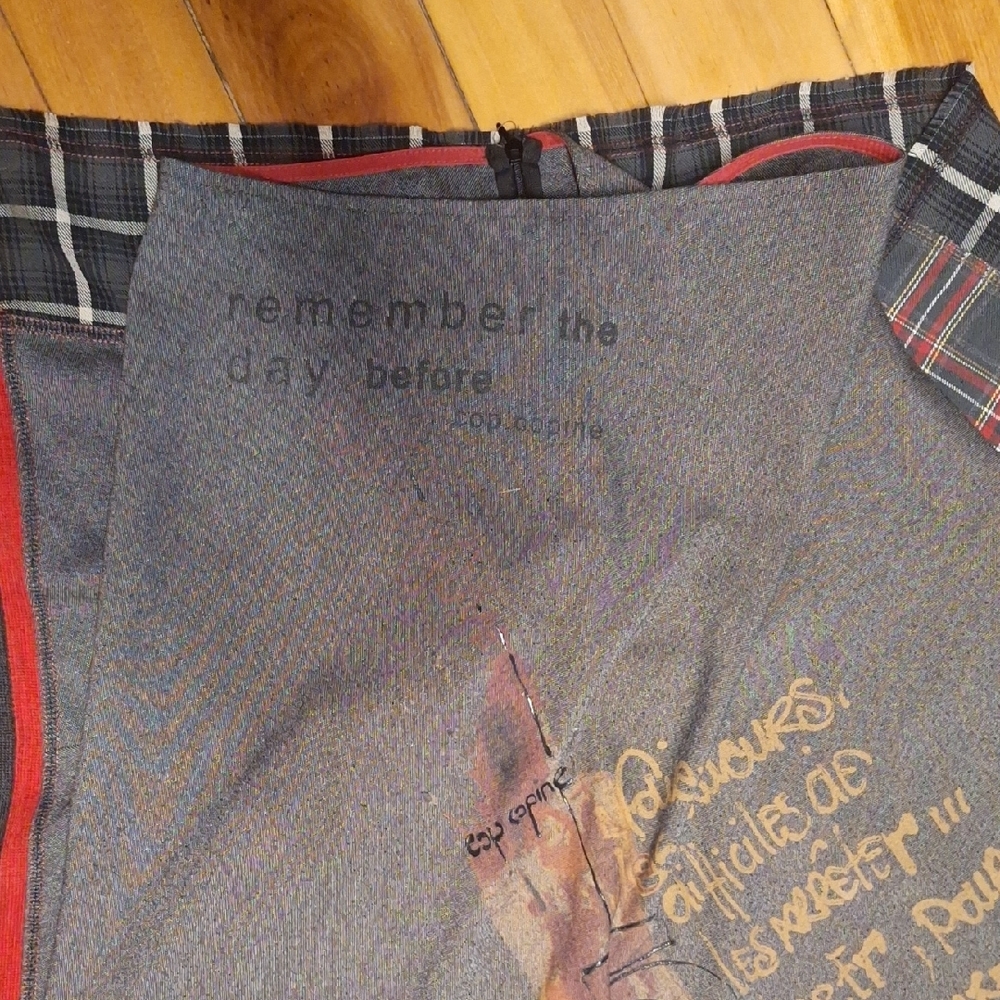 Cop.Copine Asymmetrical Skirt with Gray and Plaid Design - Picture 5 of 8